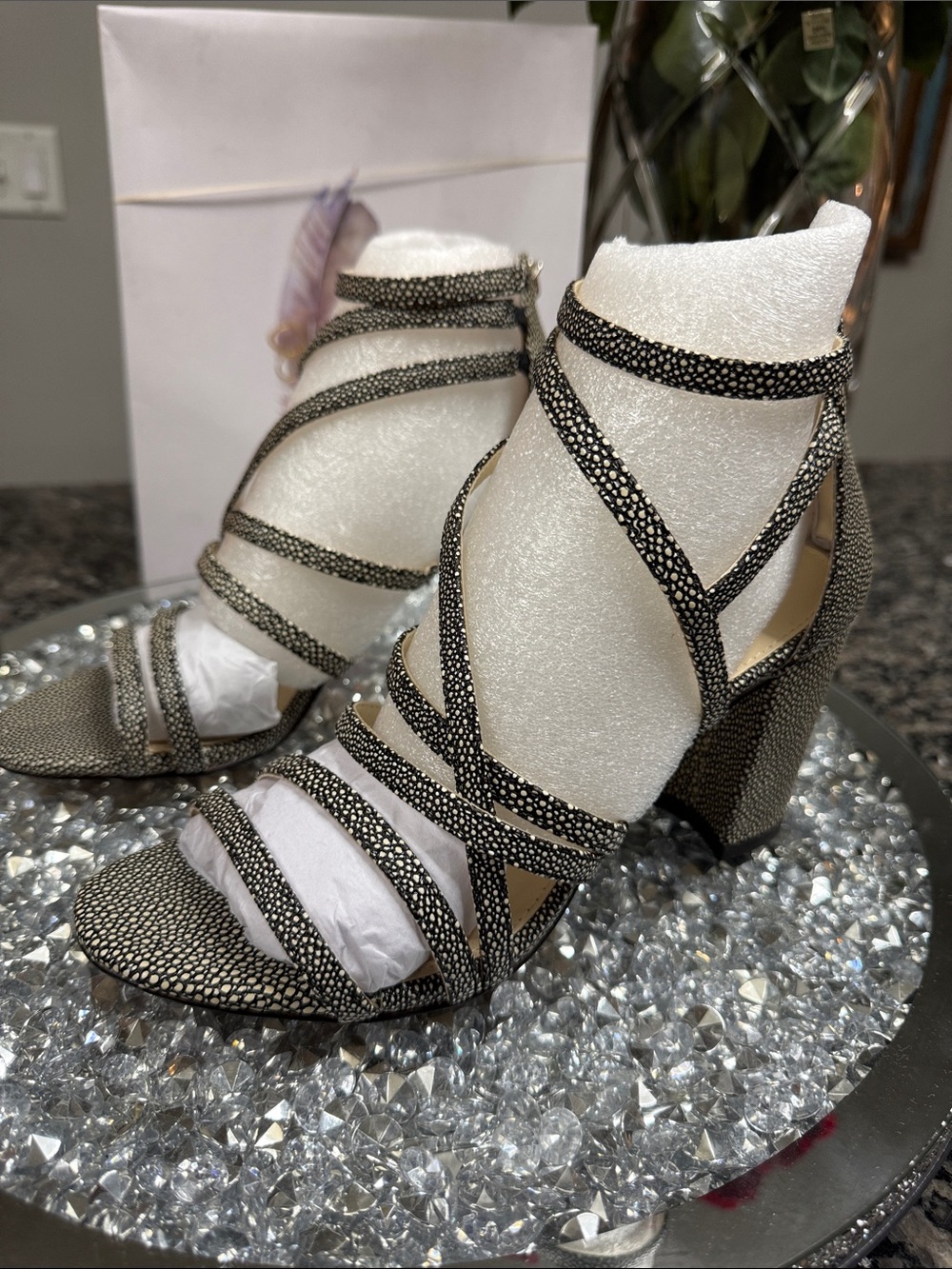 Jessica Simpson Black and Cream Textured Strappy Block Heel Sandal NEW 7 - Picture 4 of 15
